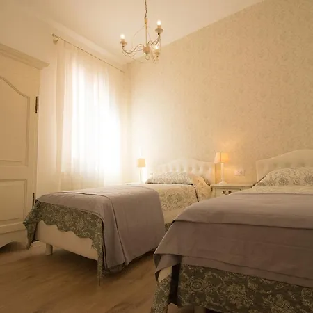 Grimaldi Apartments Ca Del Moro Venice Exterior photo